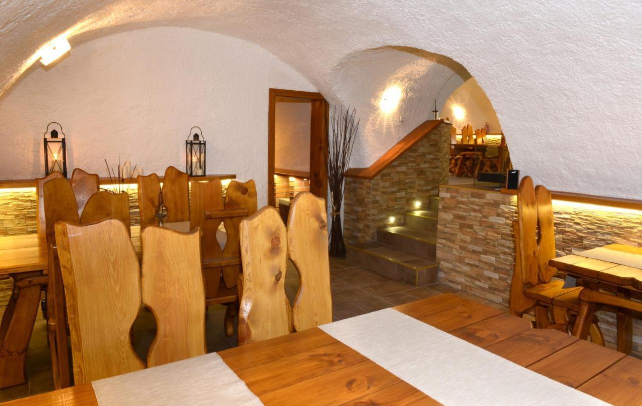 Restaurace A Penzion Pod Hradem Hotel Zlín Eksteriør billede